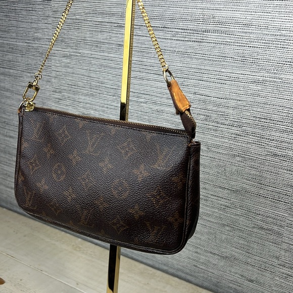 Louis Vuitton Pouch Bag Pochette Monogram - Picture 4 of 16